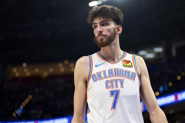 曝广州男篮将陈盈骏和祝铭震摆上货架